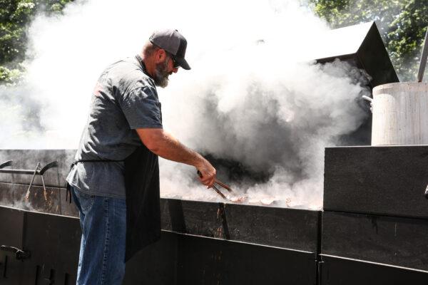 Barbecue has come to ever so loosely apply to meats slow-cooked over lower temperatures, with a lot of smoke, and often indirect heat. (Benjamin Chasteen/The Epoch Times)