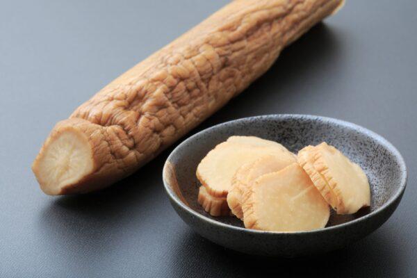 Iburigakko, Akita prefecture's famed smoked daikon pickle. (KOHUKU/shutterstock)
