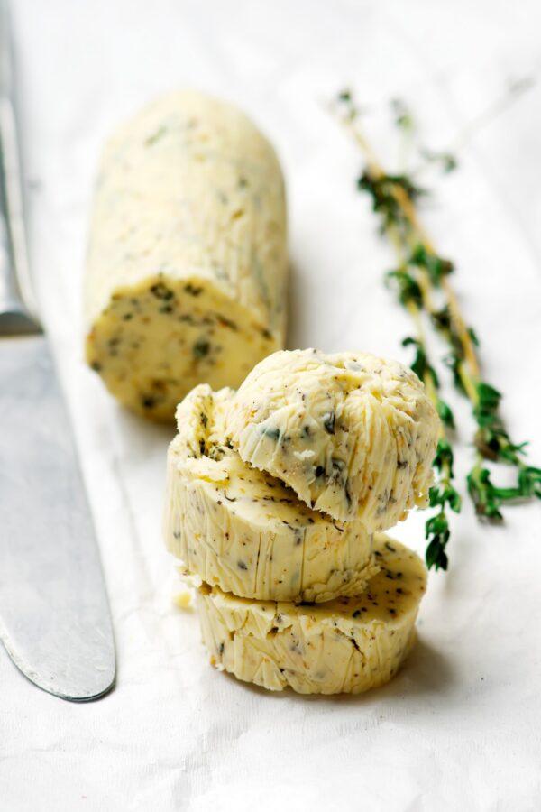 You can make your own herb butter in two easy steps. (zoryanchik/shutterstock)