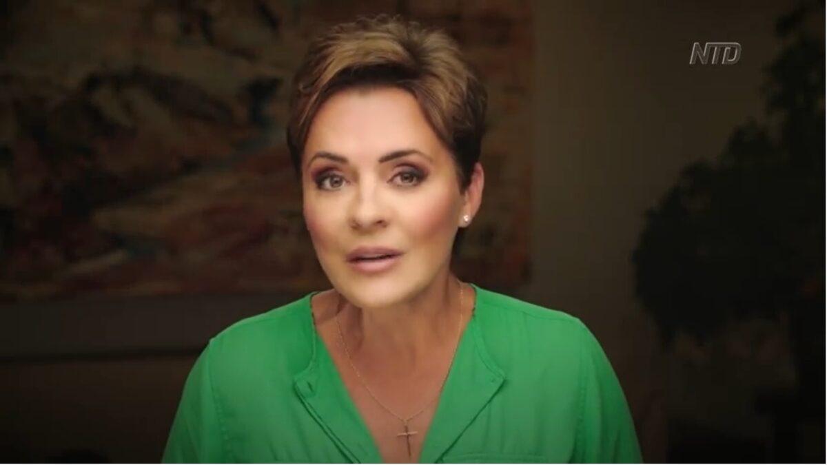 Former Fox 10 news anchor Kari Lake said she will step down from the role on March 2, 2021. (Screenshot via rumble.com/KariLake)