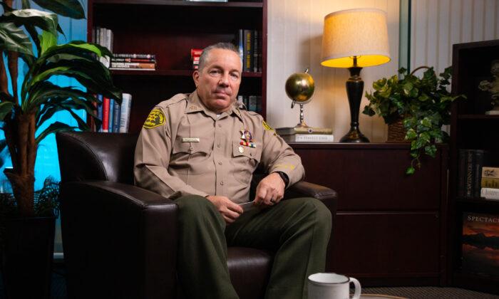 LA Sheriff Attributes Crime Surge to DA Gascón, Supports Recall