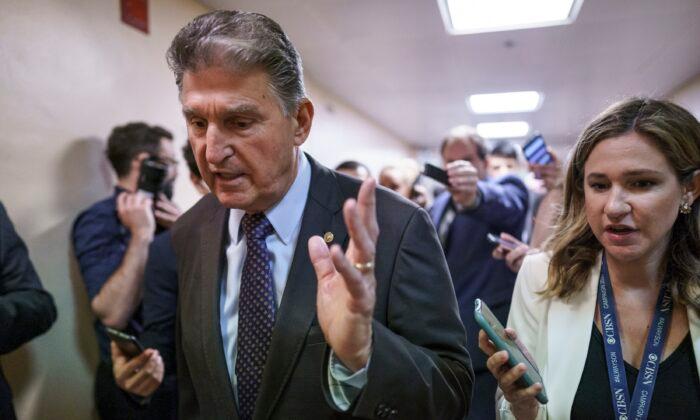 Sen. Joe Manchin Issues Response After ‘Constructive’ Meeting With Civil Rights Groups on Voting Law