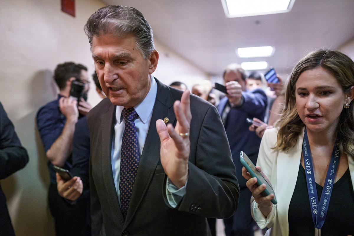Sen. Joe Manchin Issues Response After ‘Constructive’ Meeting With Civil Rights Groups on Voting Law