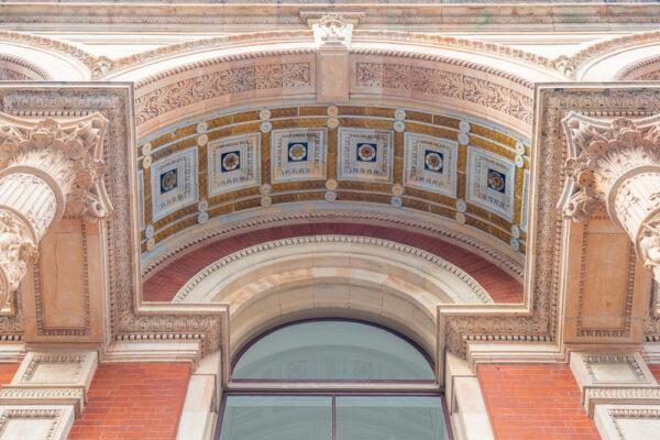 Ornate embellishments on the museum building hark back to the Italian Renaissance. (Chrispictures/Shutterstock)