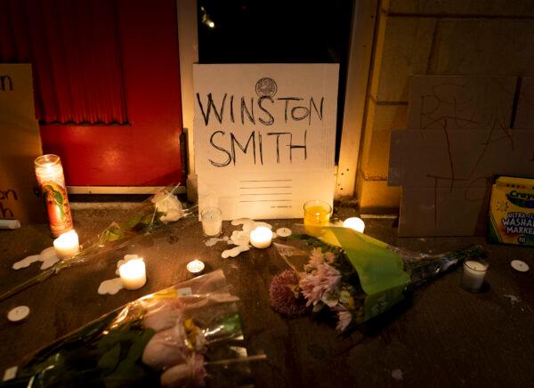 <span class="s1">Community members hold a vigil for Winston Smith in Minneapolis, Minn., on June 4, 2021. (AP Photo/Christian Monterrosa)</span>