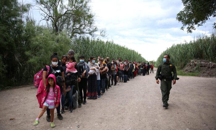 10,864 Venezuelans Pour Into Texas Border Region, Up From 135 Last Year