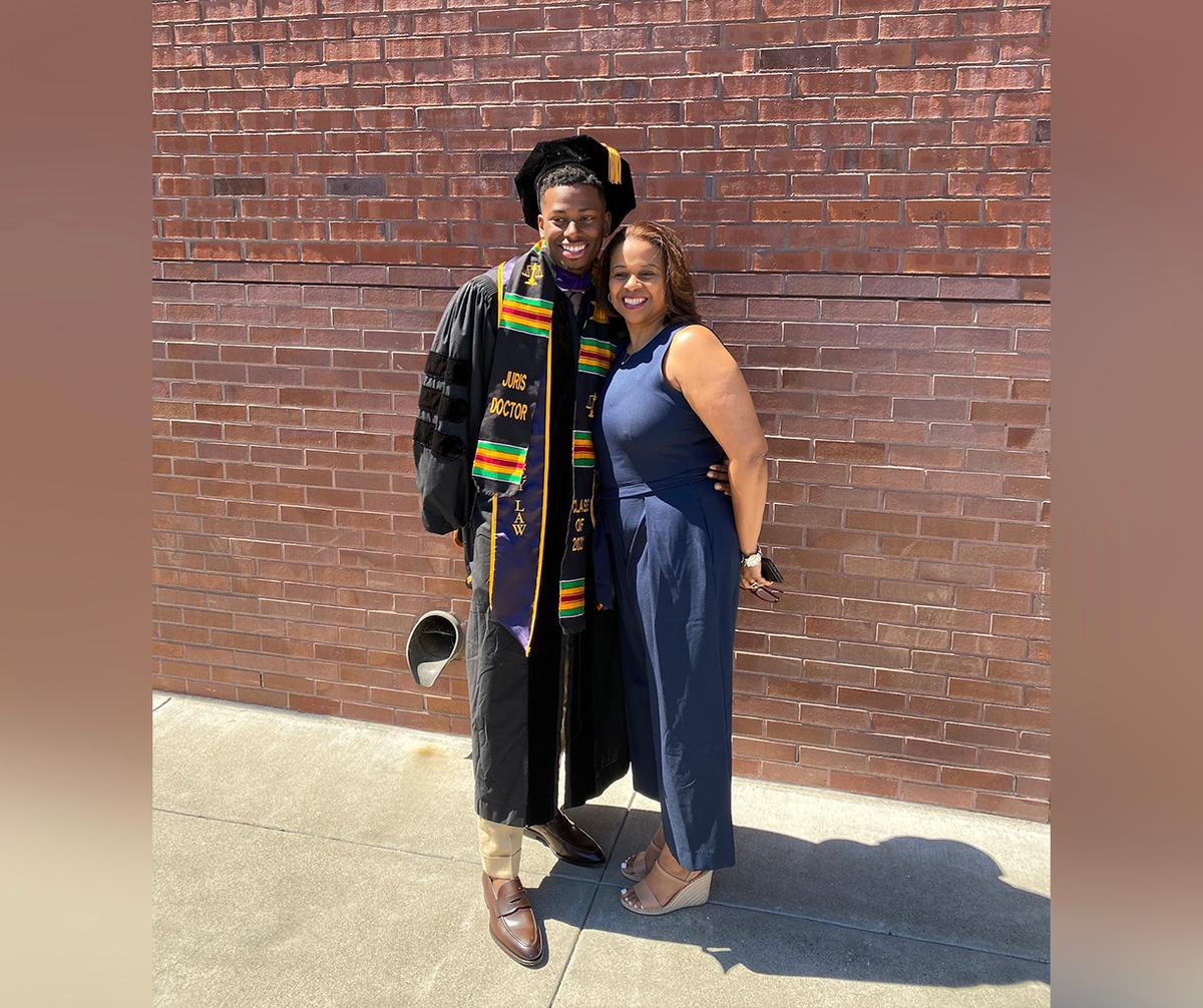Savelle with his mom at his grad. (Courtesy of <a href="https://www.instagram.com/vellll/">Savelle Jefferson</a>)