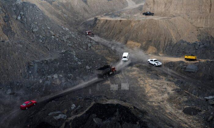 3 Dead in Mexico Mine Collapse, 3 Still Missing