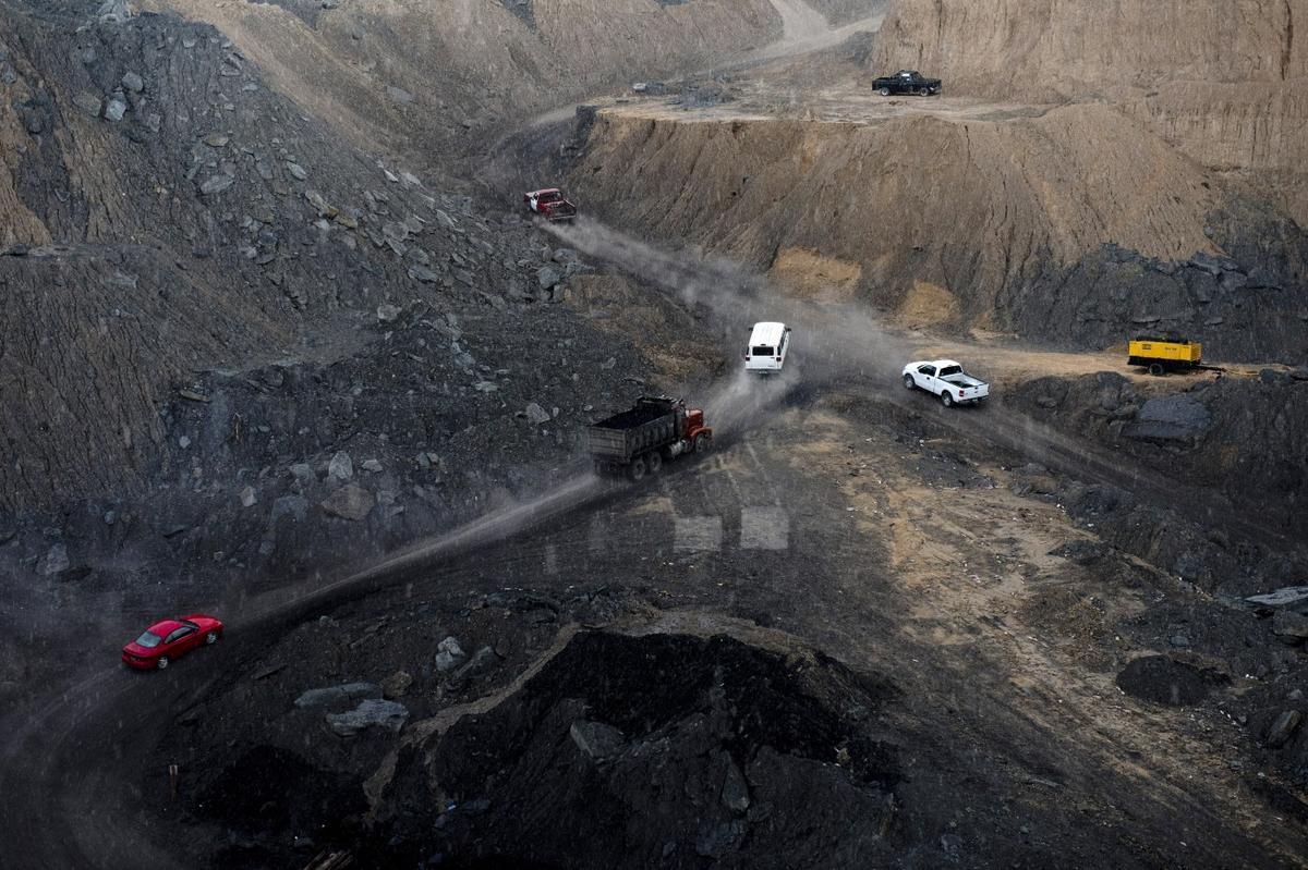 3 Dead in Mexico Mine Collapse, 3 Still Missing