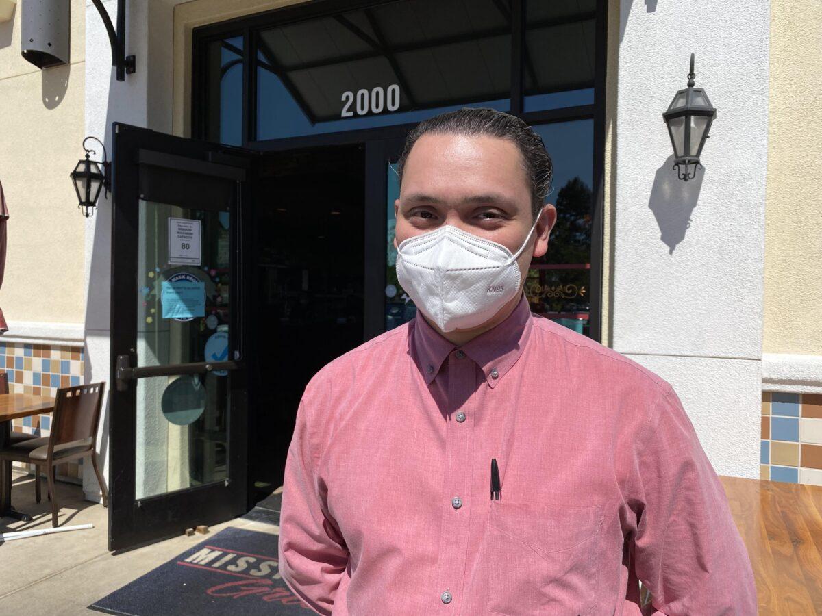 Freddy Rodriguez, assistant general manager at Holder’s Mission City Grill, in Santa Clara, Calif., on May 21, 2021. (Ilene Eng/The Epoch Times)
