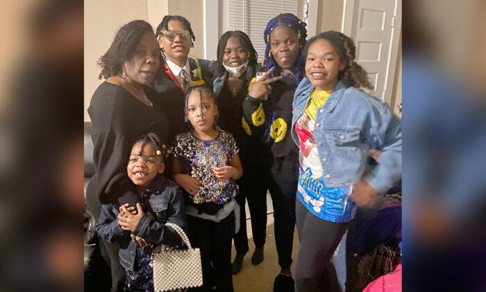 Aunt Adopts Her Nieces and Nephew After Sister’s Sudden Death: ‘I Will Get Through With God’