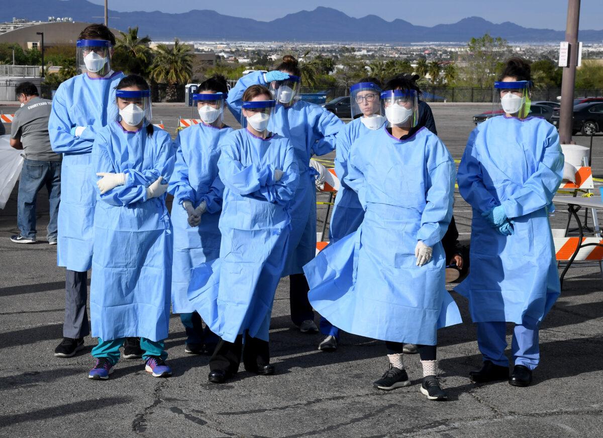 A group of medical students and physician assistants attend a briefing in Las Vegas, Nev., on March 28, 2020. (Ethan Miller/Getty Images)