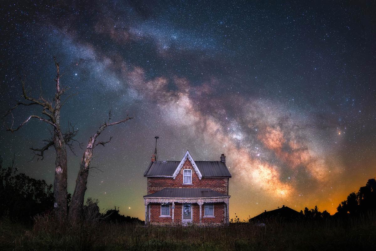 The Milky Way over Dundalk, Ontario, Canada. (Gary Cummins/Caters News)