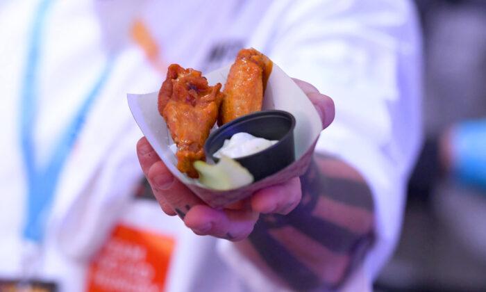 Restaurant Owner Blames Labor Shortage for 99 Percent Increase in Chicken Wings Prices