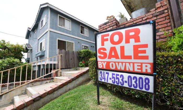 Experts Say Cooling US Housing Market Isn’t in Same Neighborhood as 2008 Price Plunge