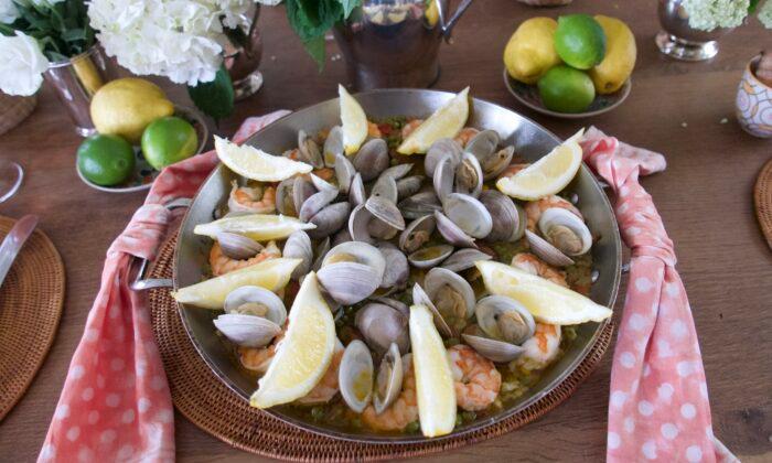 Easy Entertaining: Paella for a Summer Party