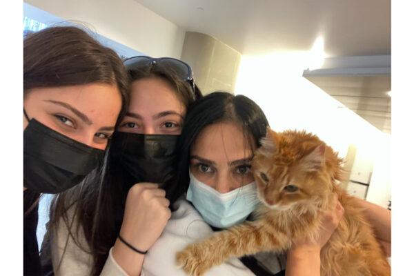 Sam the cat died while traveling from Los Angeles to Jordan with owner Haba Mahmoud and her two daughters, Taya and Maya Salman. (Courtesy of Taya Salman)