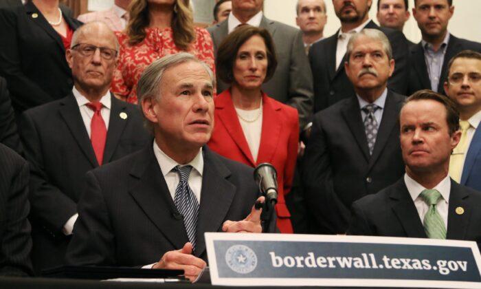 LIVE: Texas Gov. Abbott Holds Press Conference on Border Wall