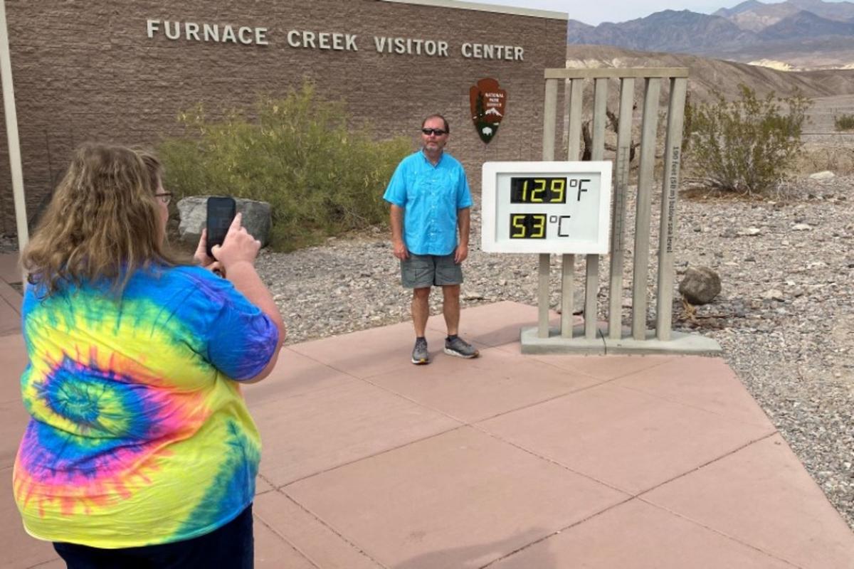 Texas, California Call for Power Restraint During Heatwave