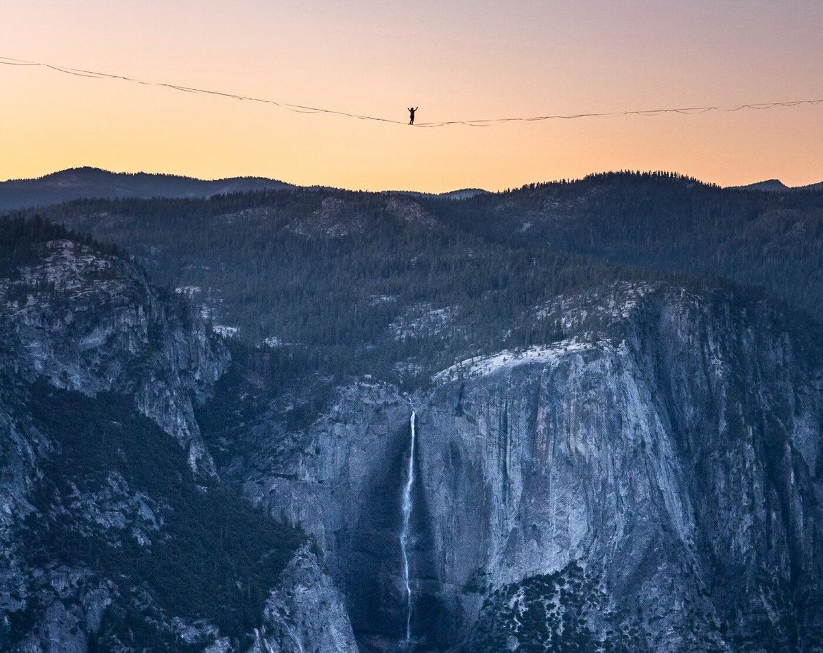 Brothers Set Record Crossing Large Gap in Park on a Highline