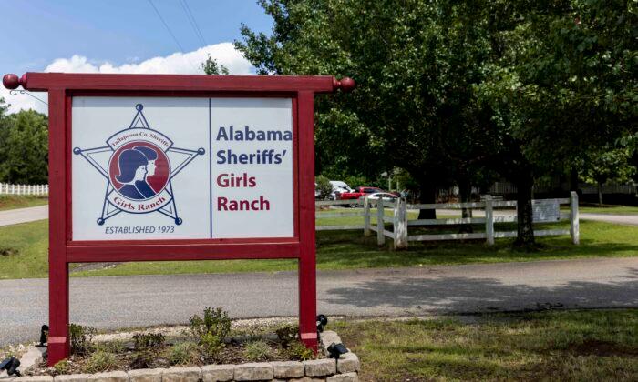 Service Set for 8 Killed in Wreck of Alabama Girls Home Van