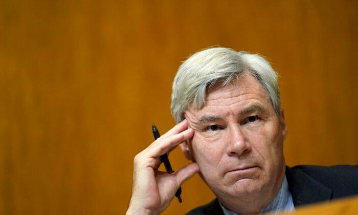 Sen. Whitehouse Defends Membership at Beach Club Accused of Only Accepting White Members