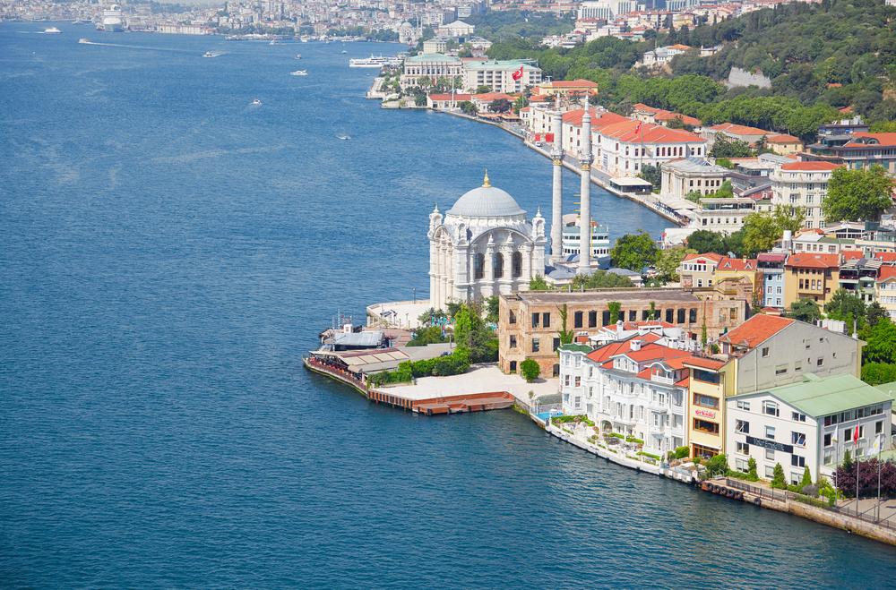 A view of Ortakoy Mosque and homes from the Bosphorus Bridge. (Serg Zastavkin/Shutterstock)
