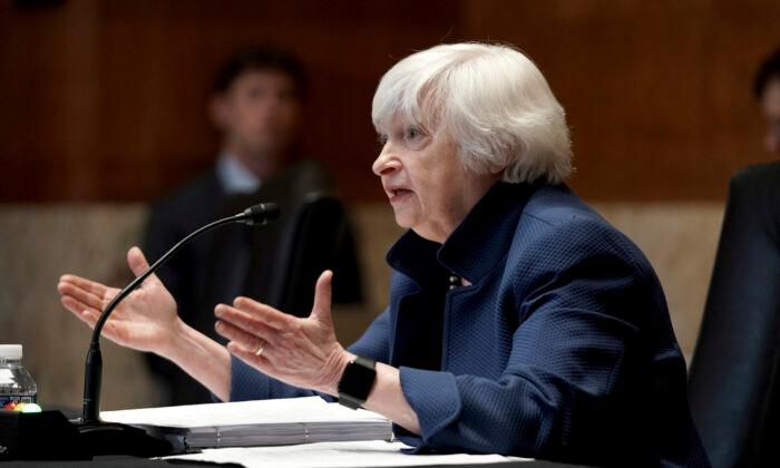 US Treasury’s Yellen Urges Irish Finance Minister to Take Global Tax Deal