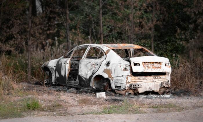 Waitress Spots Woman Trapped in Burning Car—Rushes to Pull Her Out, Saves Her Life
