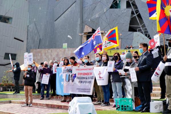 Communities of Tibetan, Uyghur, Hong Kong, Chinese, etc. call for boycotting Beijing's 2022 Winter Olympics in Melbourne, Australia, on June 23, 2021. (The Epoch Times)