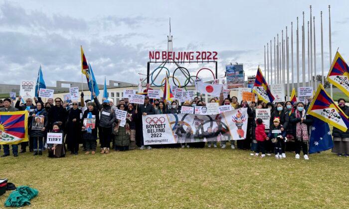 Australian Senators Support Rallies in Five Cities Nationwide Against Beijing Winter Olympics