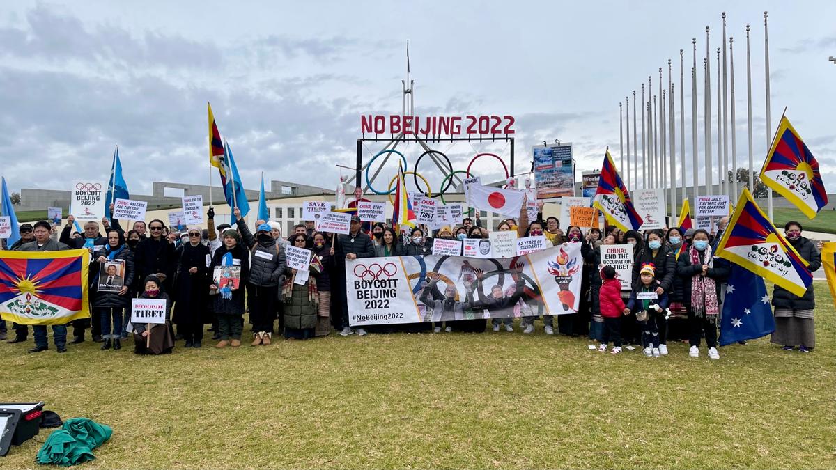 Australian Senators Support Rallies in Five Cities Nationwide Against Beijing Winter Olympics