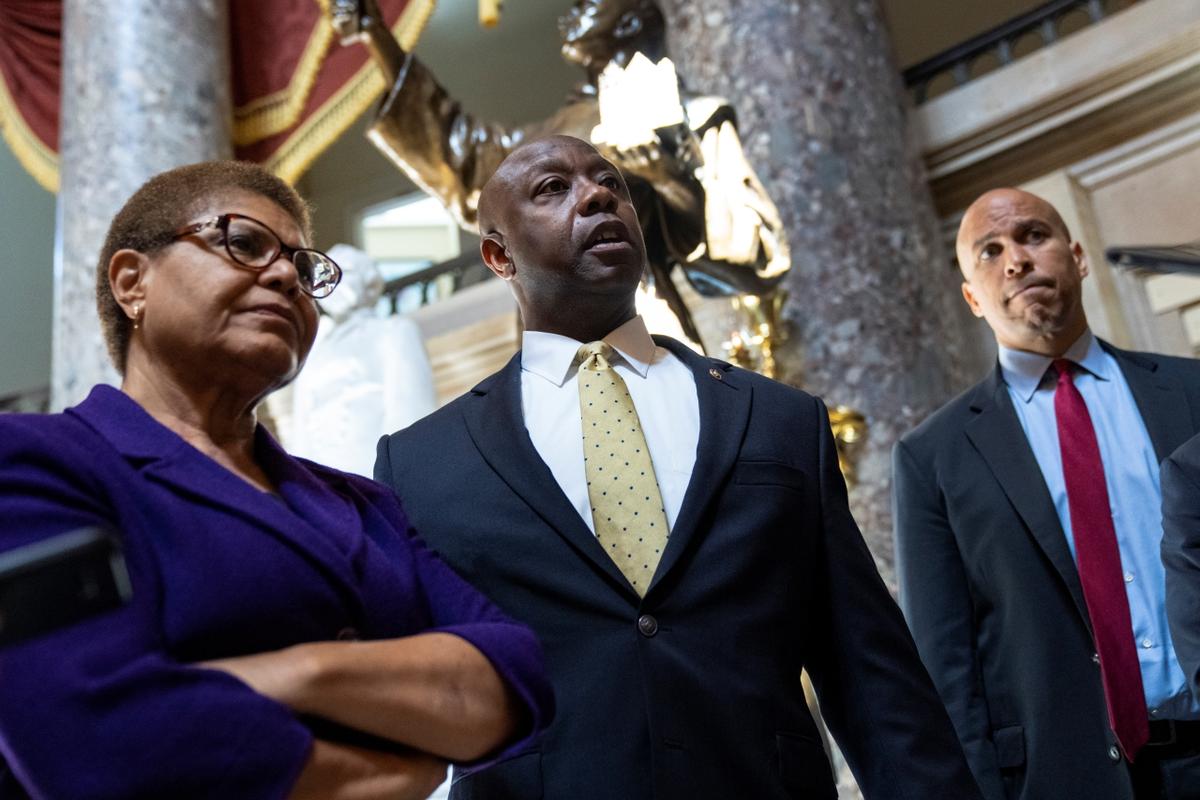 Lawmakers Reach Bipartisan Preliminary Agreement on Police Reform Bill
