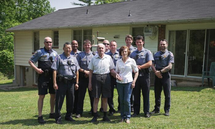 Video: Officers Fix Elderly Couple’s Roof After Contractor Scams Them Out of $33,000﻿