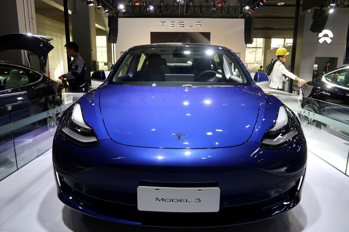 Tesla Recalls Vehicles in China for Online Software Update