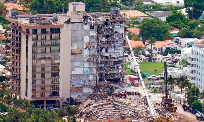 Four Canadians From Three Families Unaccounted for After Florida Condo Collapse