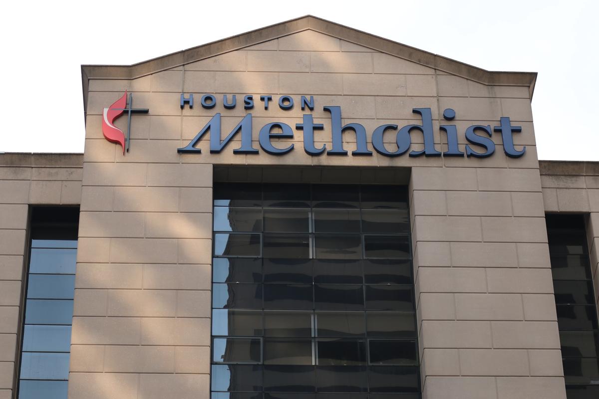 Texas Hospital Suspends Doctor’s Privileges After She Voices Concerns Over Vaccine Mandates