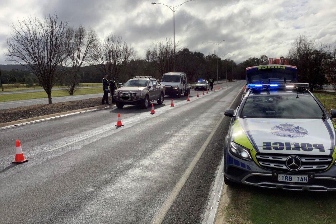 Australian Police Warn Travellers of Thousand Dollar Fines at Victorian-NSW Border