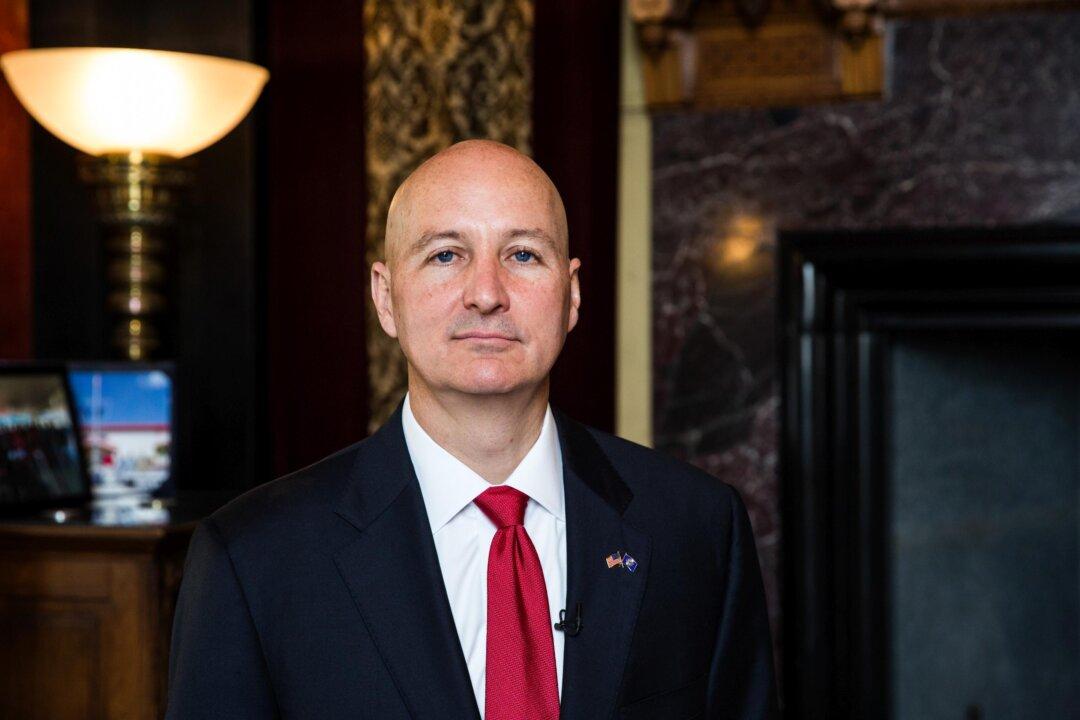 Nebraska Governor, 22 State Senators Back Anti-CRT Resolution in Public University System