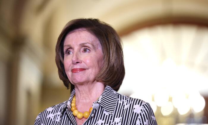 House Aides Can Make More Than Lawmakers Due to New Pelosi Order