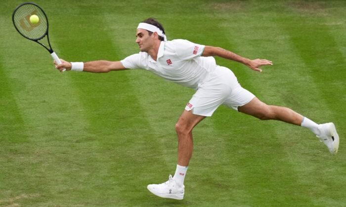 Federer Survives Big Scare as Mannarino Retires Injured