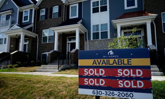 US Home Sales Stall as Buyer Stampede Leaves Scant Inventory