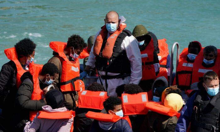Record Numbers of Migrants Cross English Channel in Small Boats