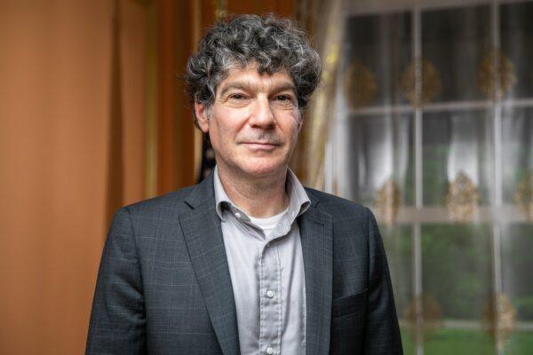Bret Weinstein on The Epoch Times' American Thought Leaders set on June 30, 2021. (The Epoch Times)