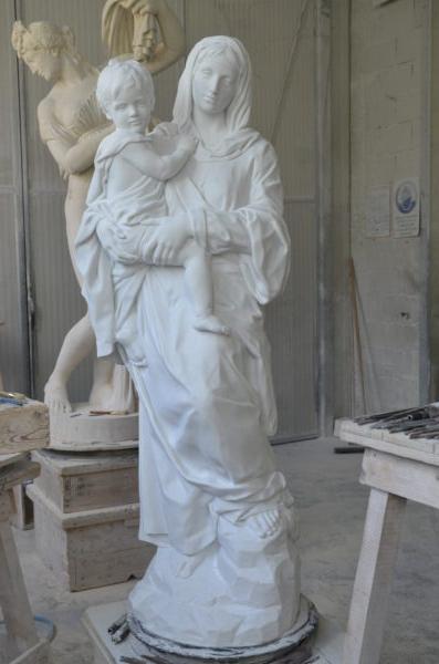 “Madonna of Divine Love,” 2018, by Cody Swanson. Bianco P marble. University of Itsmo, Guatemala. (Courtesy of Cody Swanson)