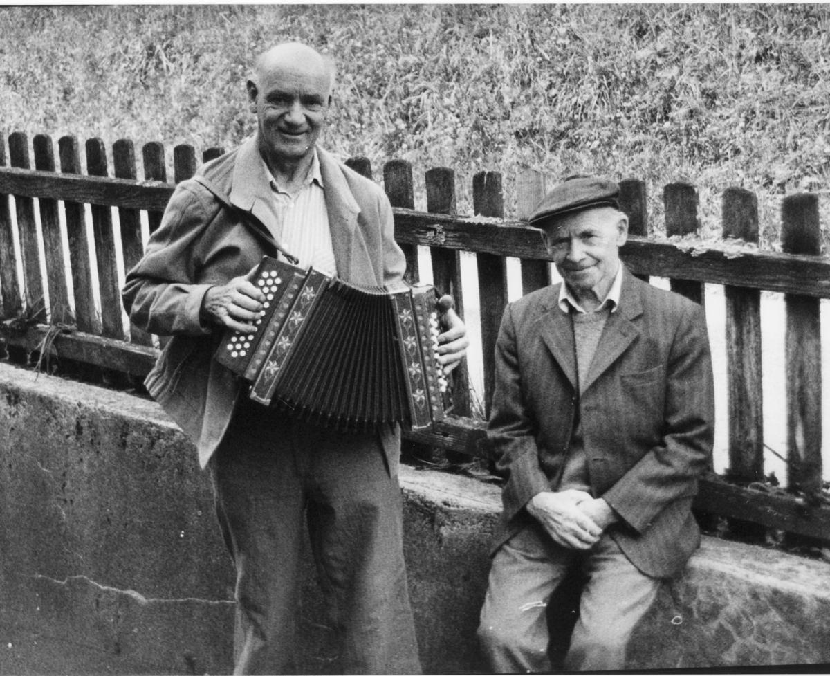 Rudolf Reist with accordion teacher Gottfried Strahm. (Reist AG)