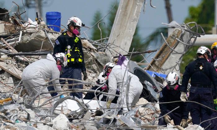 Death Toll in Florida Condo Collapse at 32, Funeral Held