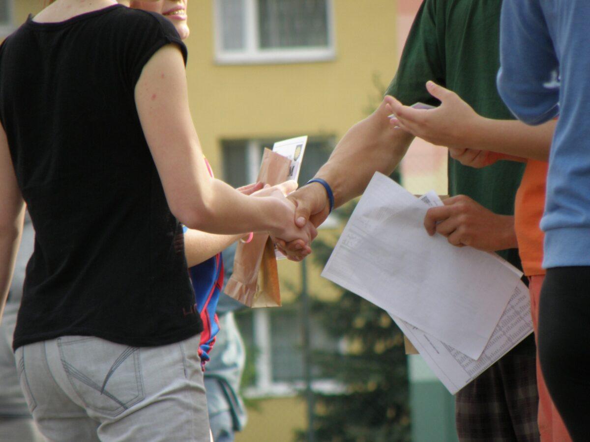 People shake hands in this stock photo. (Pixabay)