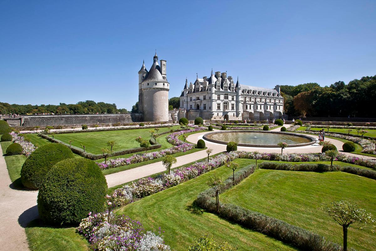 The gardens at Château de Chenonceau are arranged as a series of individual spaces that were created by Catherine de' Medici, Diane de Poitiers, and others over the centuries. They feature an Italian maze, a green garden, and a vegetable garden. (Marc Jauneaud/Château de Chenonceau)