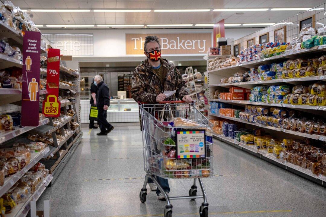 UK Retail Industry Seeks Clarity on Face Mask Rule Change